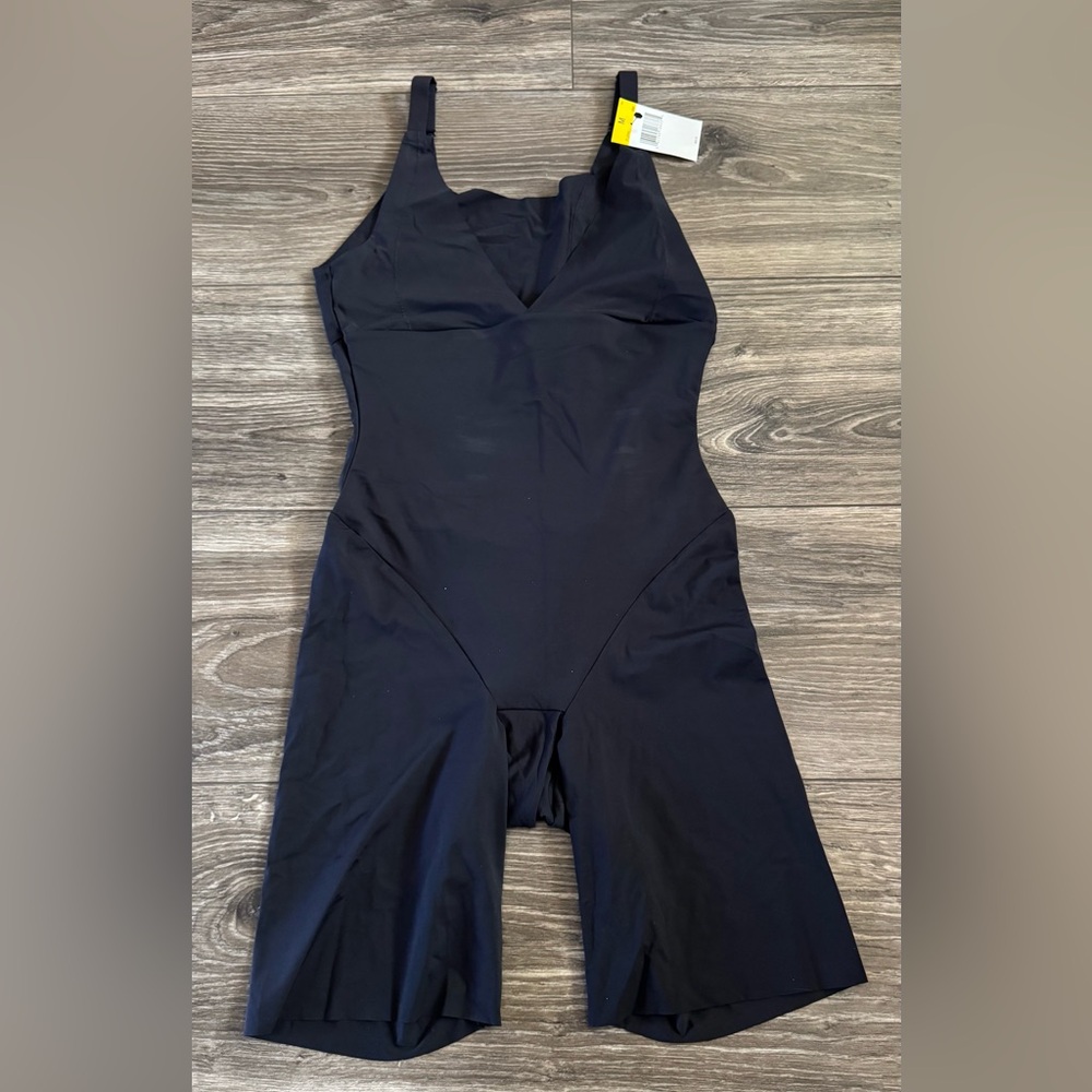 NWT Maidenform Bodyshaper